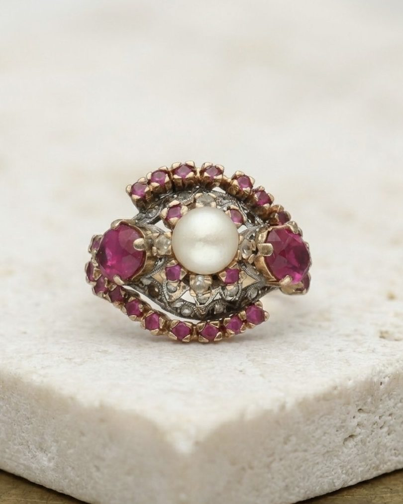 Anillo con Perla Diamantes y Rubís