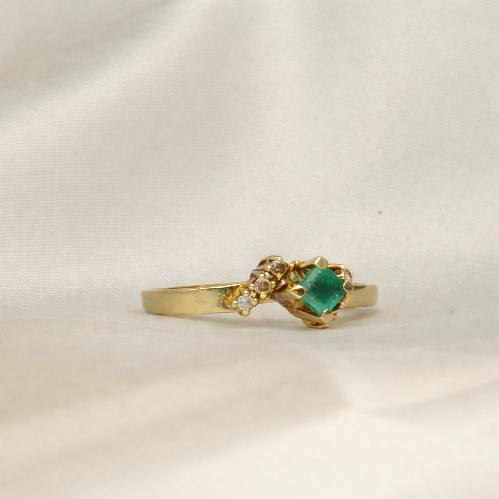 Anillo Esmeralda y Diamantes - Imagen 3