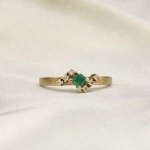 Anillo Esmeralda y Diamantes