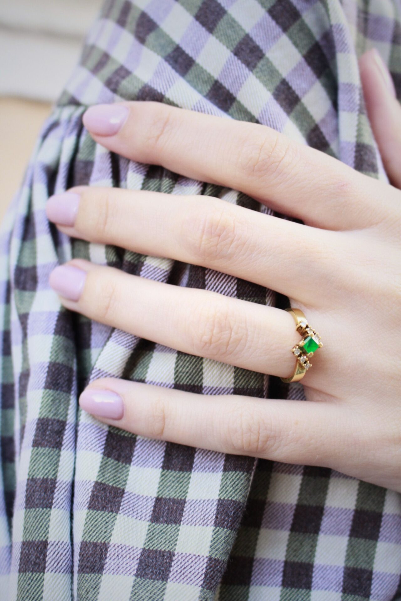 Anillo Esmeralda y Diamantes