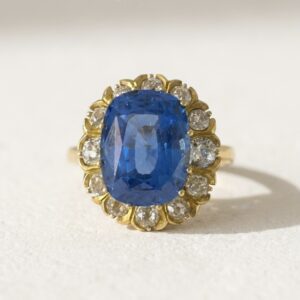 Anillo Topacio y Diamantes estilo Clúster