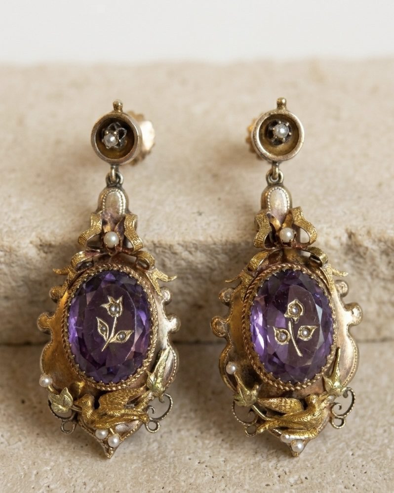 Pareja de Pendientes Colgantes Amatista grabada