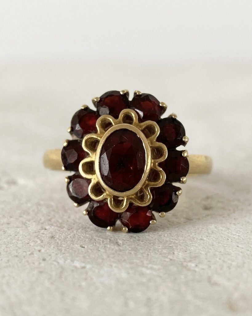 Sortija Flor Granates